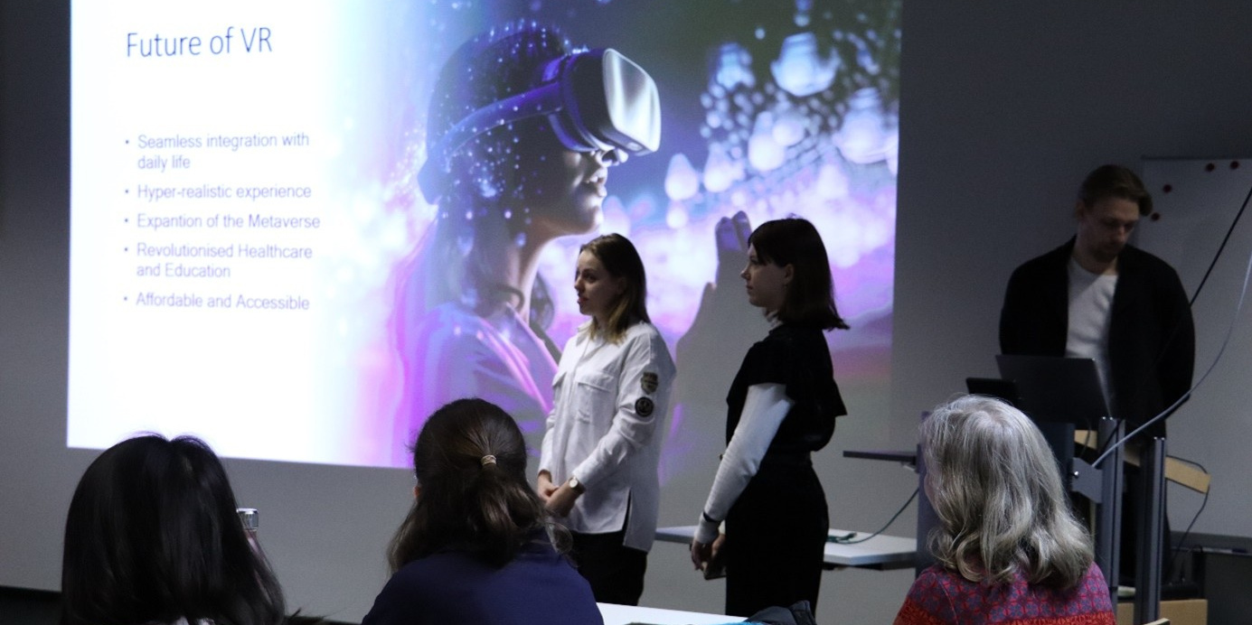 Workshop in Dieburg zur Virtual Reality (hier: Präsentation der Studierenden von der Technischen Universität Riga (Riga Technical University) 